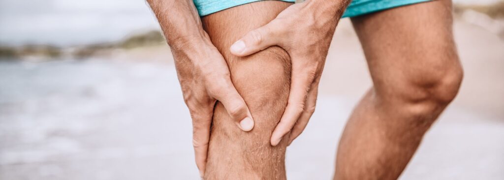Knee physio Sydney, Surry Hills. Central Performance has experienced knee physios and exercise physiologists for runner's knee, jumper's knee, osteoarthritis, meniscal injuries and ITB syndrome. 